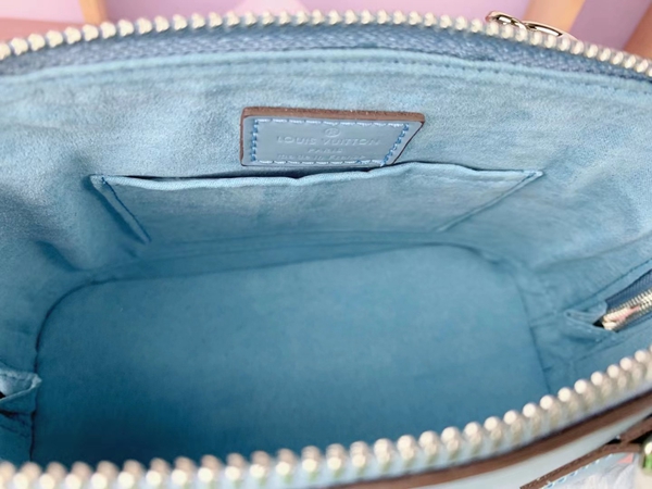 ルイヴィトンバッグ着用イメージ